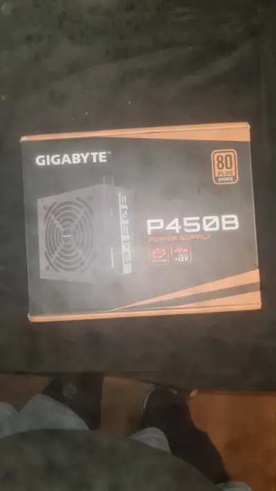 Fuente de Poder Gigabyte P450B 450W 80 Plus Bronze - miniatura 1