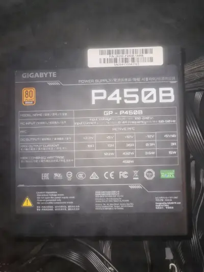 Fuente de Poder Gigabyte P450B 450W 80 Plus Bronze - miniatura 3