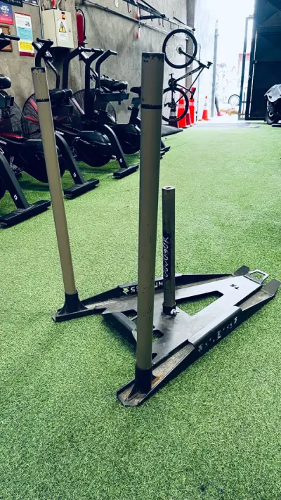 Trineo de empuje para entrenamiento de fuerza - miniatura 1