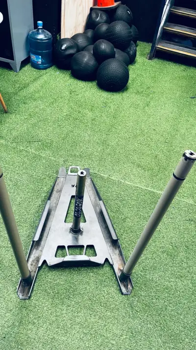 Trineo de empuje para entrenamiento de fuerza - miniatura 4