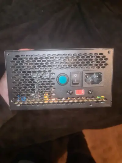 Fuente de Poder GameMax VP-350-RGB 350W - miniatura 4