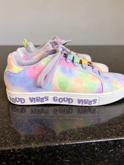 Zapatillas Skechers para niños con diseño colorido - miniatura 2