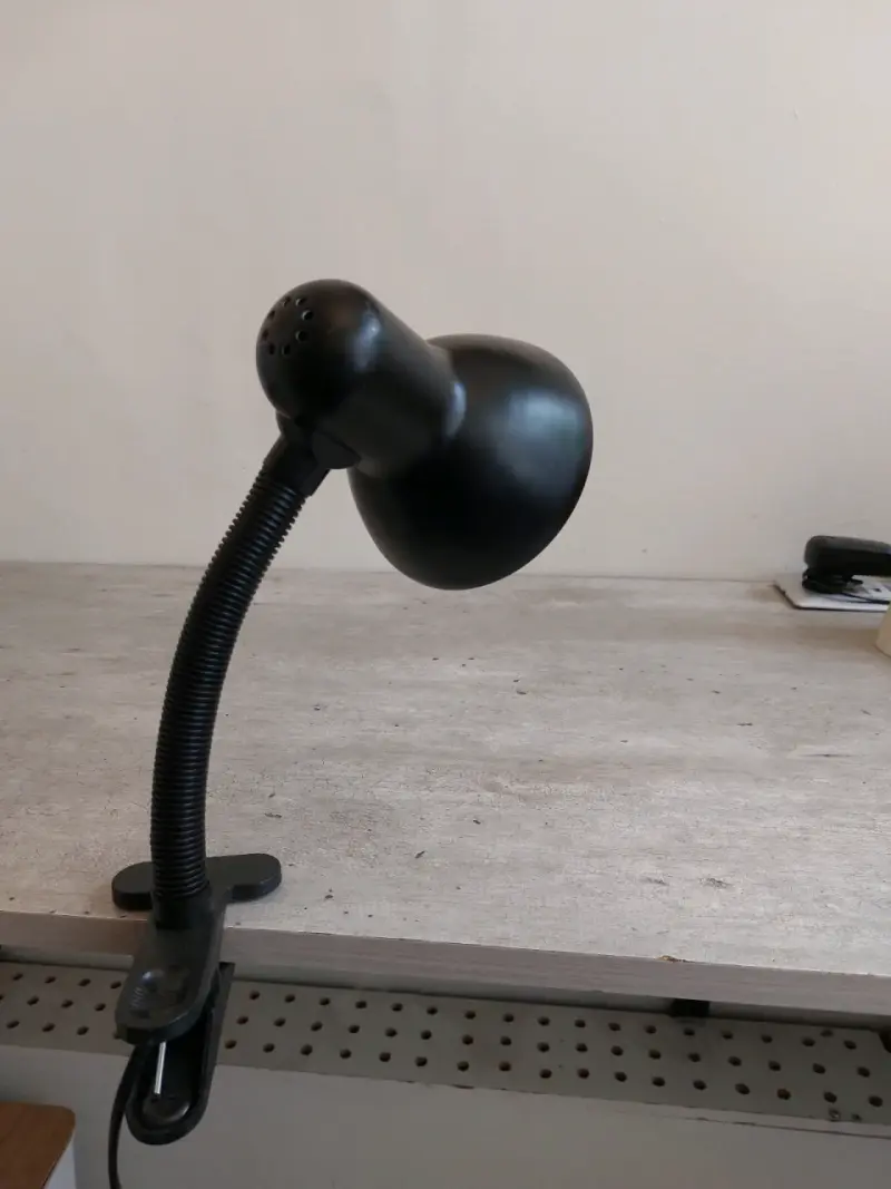 Lámpara de escritorio con clip flexible - 2