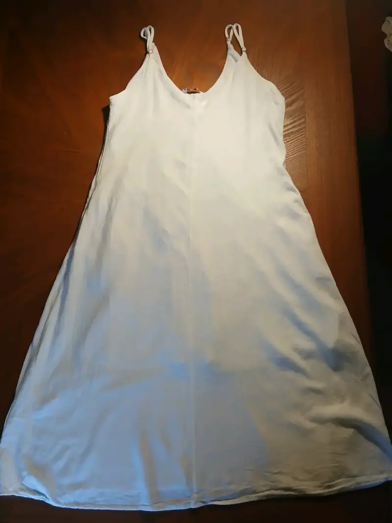 Vestido blanco de tirantes para mujer de lino