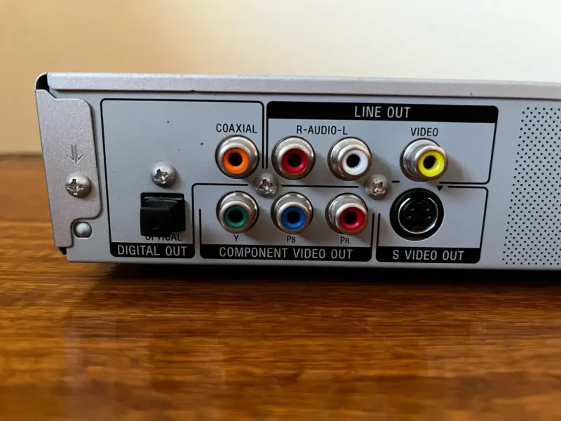 Reproductor de DVD Karaoke Sony DVP-K68P - 6