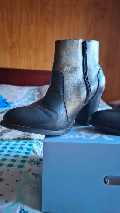 Botines de cuero negro 16HRS con tacón alto - miniatura 2