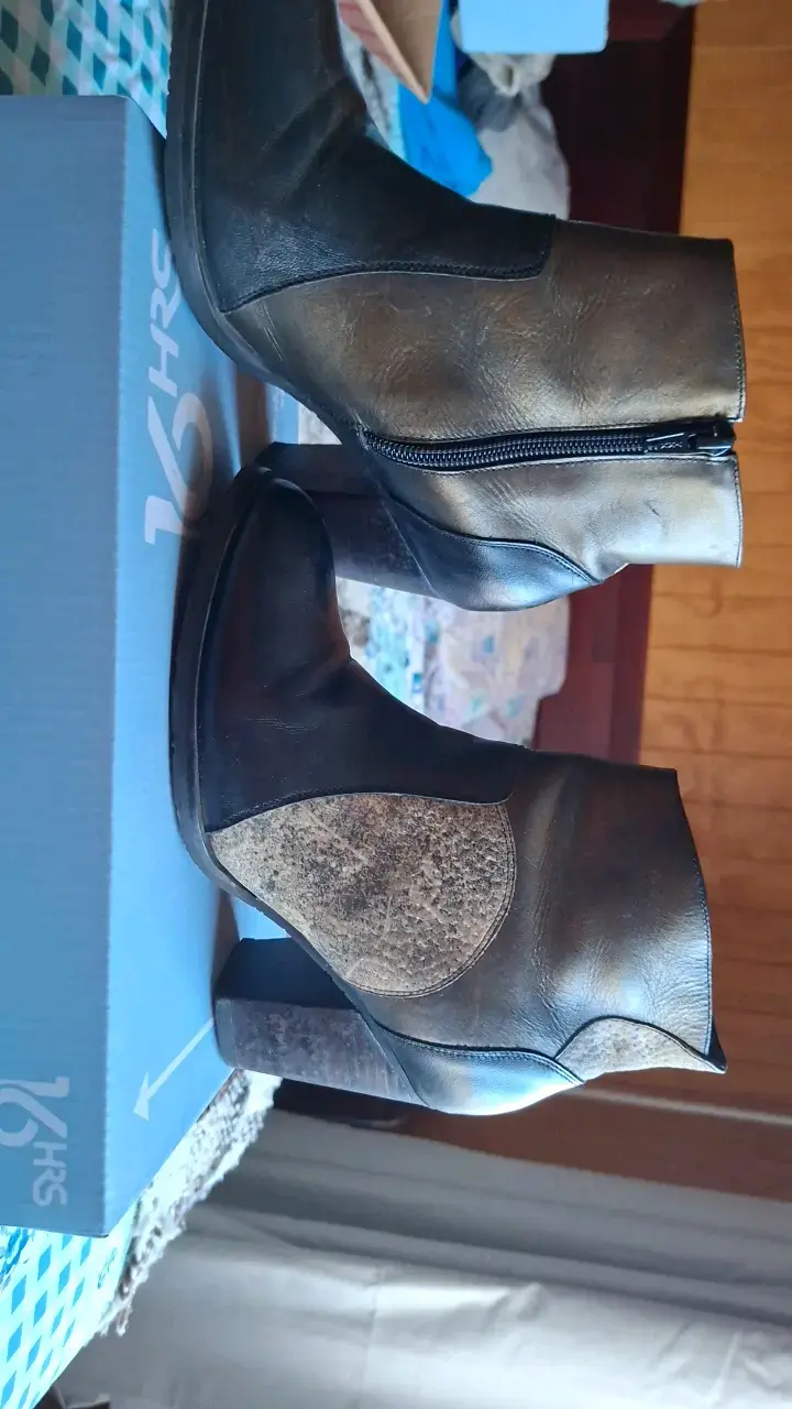 Botines de cuero negro 16HRS con tacón alto - 3