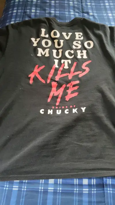 Polera negra Chucky con diseño de caras - miniatura 2