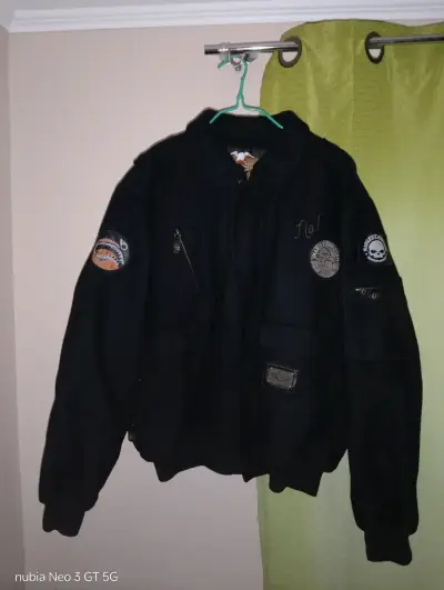 Chaqueta de lana Harley-Davidson negra con parches - miniatura 1
