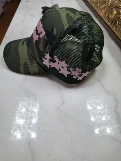 Gorra camuflada Broken Planet con diseño rosa - miniatura 2