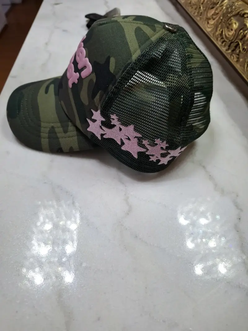 Gorra camuflada Broken Planet con diseño rosa - 6