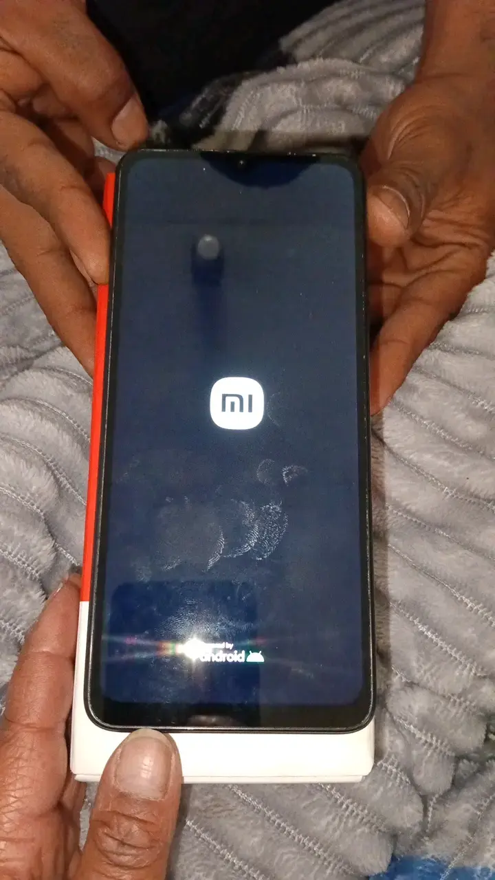 Smartphone Xiaomi Redmi A3 con caja - 2