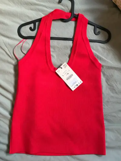 Top Zara rojo sin mangas con cuello halter - miniatura 1