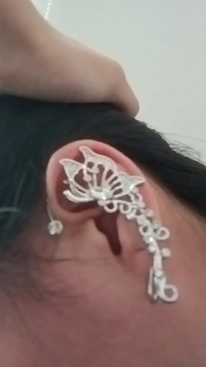 Aros de mariposa estilo ear cuff plateados - 3