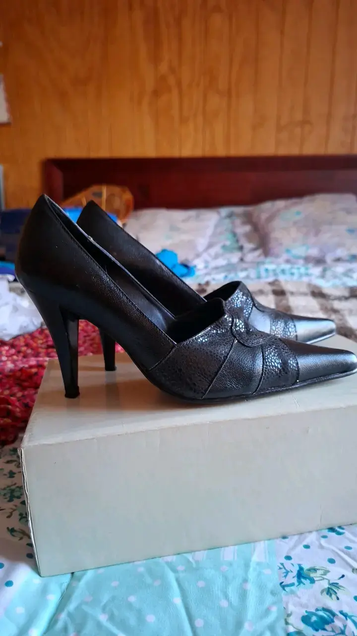 Zapatos de Tacón Alto Negros Diseños Elegantes - 2