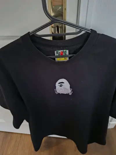 Polera negra Bape con logo frontal - miniatura 2