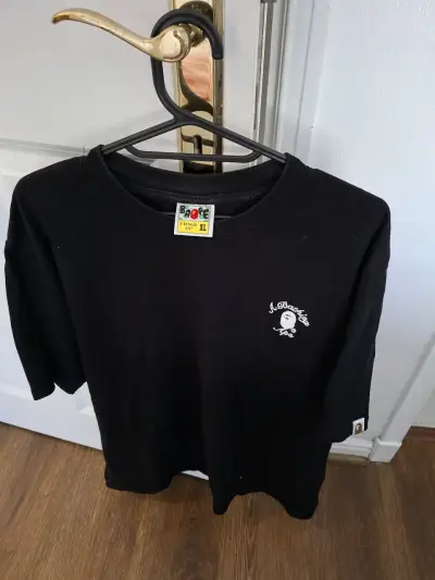 Polera negra Bape con logo frontal - miniatura 2