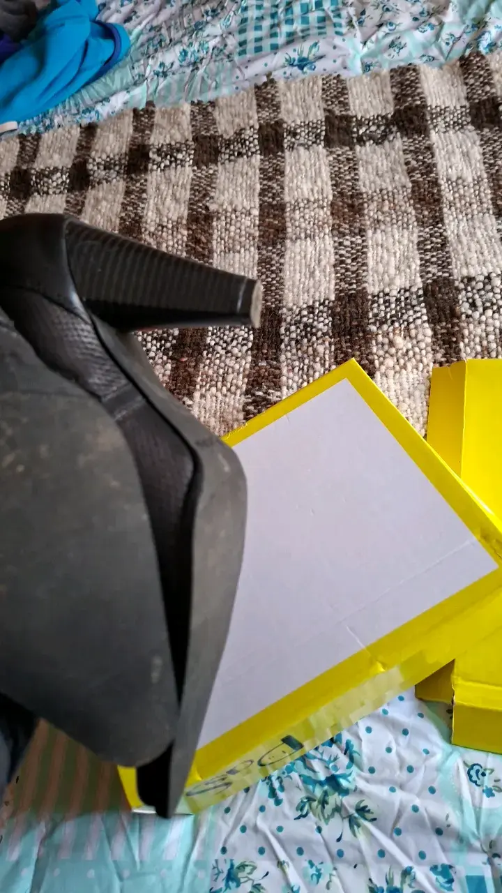 Botines de cuero negro con tacón alto número 35 - 5