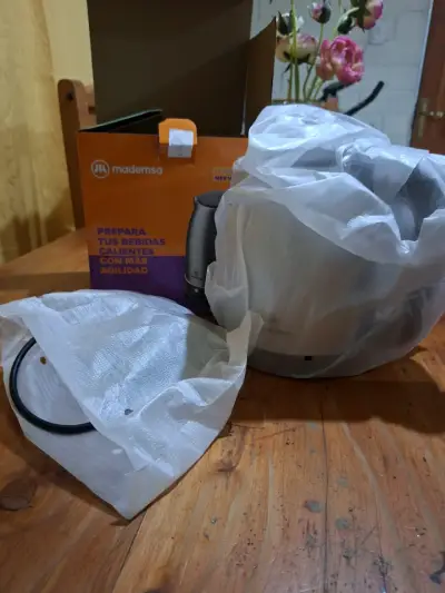 Hervidor Eléctrico Mademsa MEK10 1.8L - miniatura 3