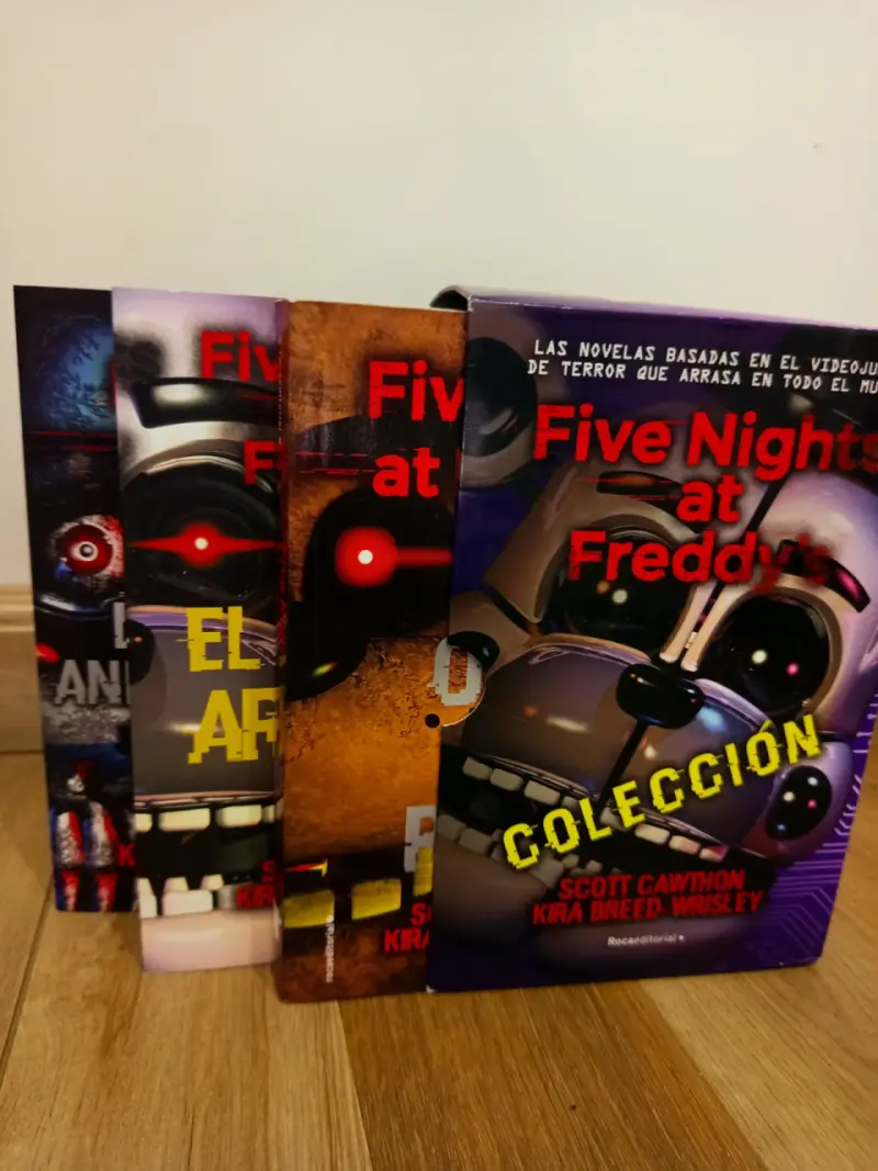 Colección de libros Five Nights at Freddy's - 3