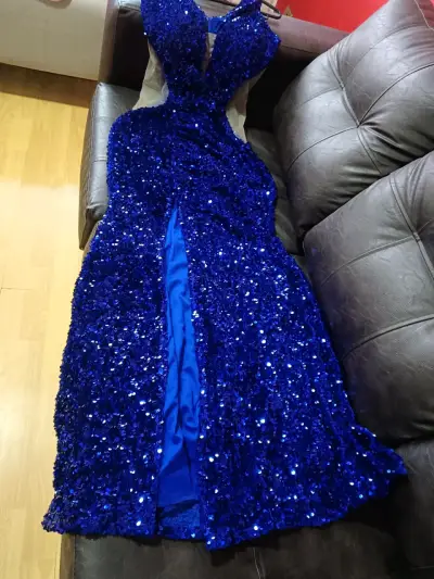 Vestido de noche azul con lentejuelas - miniatura 5