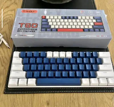 Teclado mecánico T-WOLF T60 retroiluminado - miniatura 1