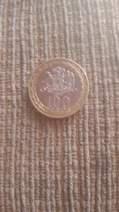 Moneda de 100 pesos chilenos 2017 - miniatura 2