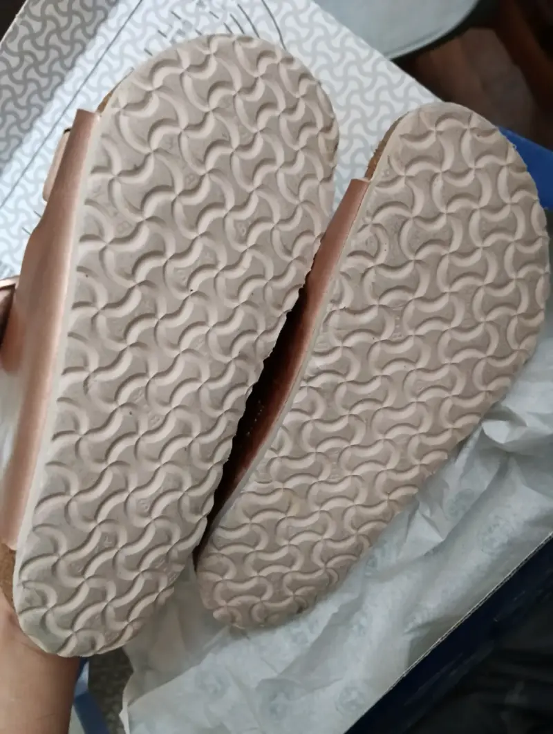 Sandalias Birkenstock metálicas con hebillas - 6