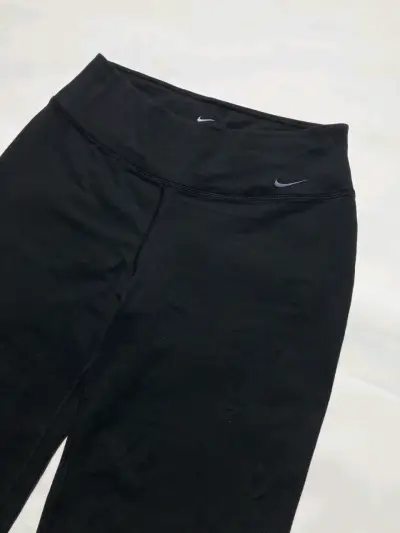 Calza Nike Flare color negro talla S mujer - miniatura 2