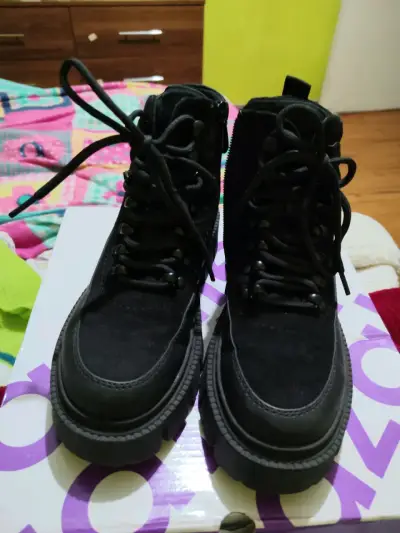Botas negras de mujer azaleia con plataforma - miniatura 2