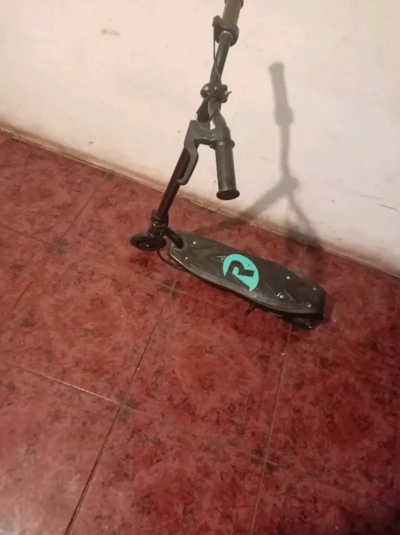 Scooter eléctrico plegable negro - 3