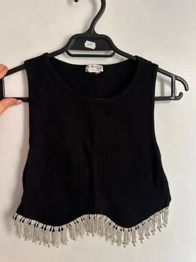 Top corto negro con flecos brillantes - miniatura 1