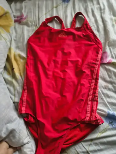 Traje de baño deportivo rojo Adidas para mujer - miniatura 1