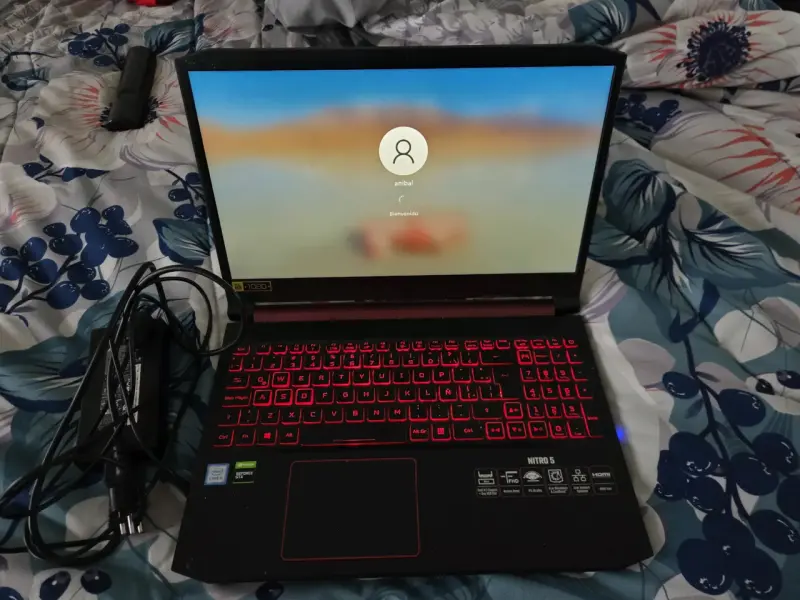 Laptop Acer Nitro 5 con teclado retroiluminado - 3