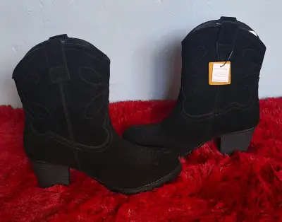 Botines nuevos de gamuza negros con tacón - miniatura 3