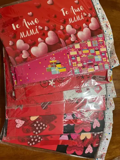 Set de Globos y Bolsas de Regalo para Celebraciones - miniatura 2