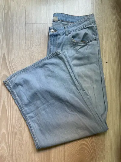 Jeans de mezclilla azul claro - miniatura 2