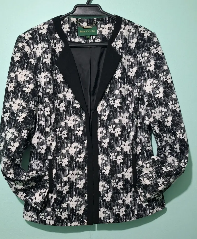 Blazer floral blanco y negro Ma Griffe - 1