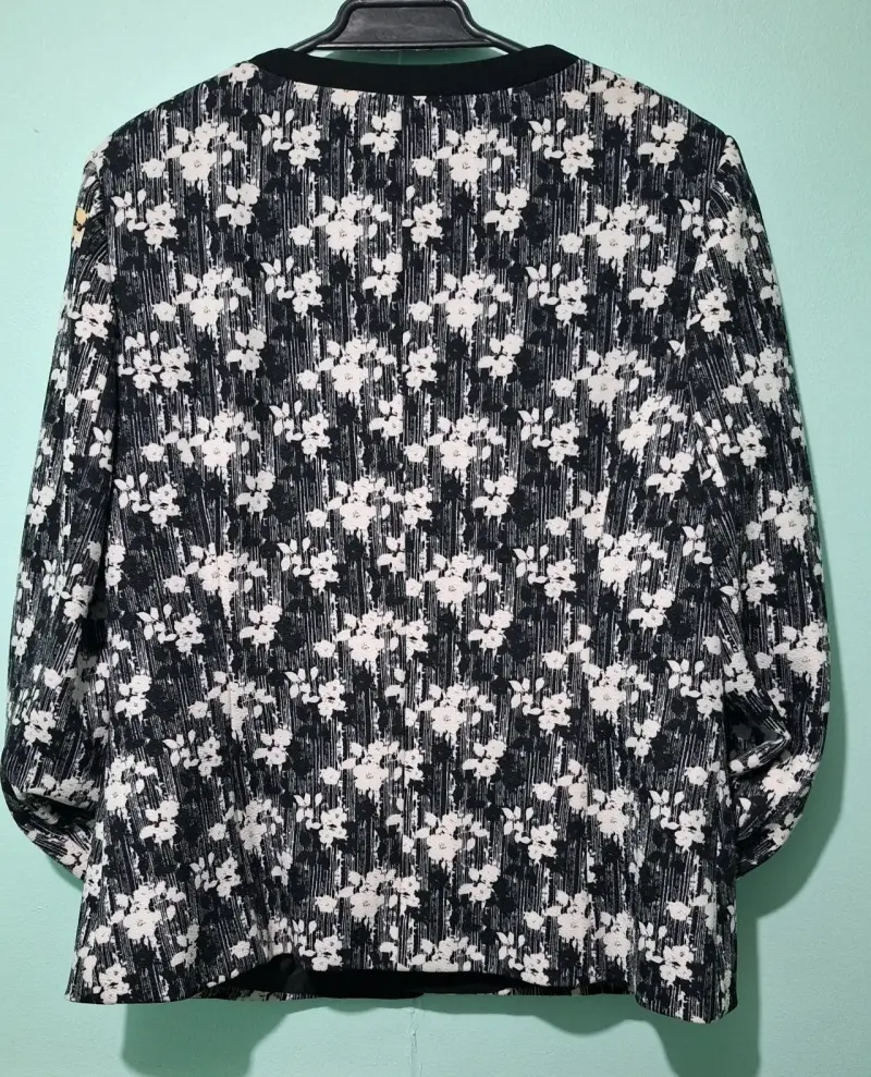 Blazer floral blanco y negro Ma Griffe - 2