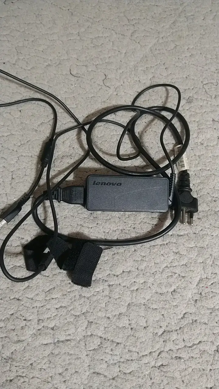 Laptop Lenovo Yoga 300 convertible - 6