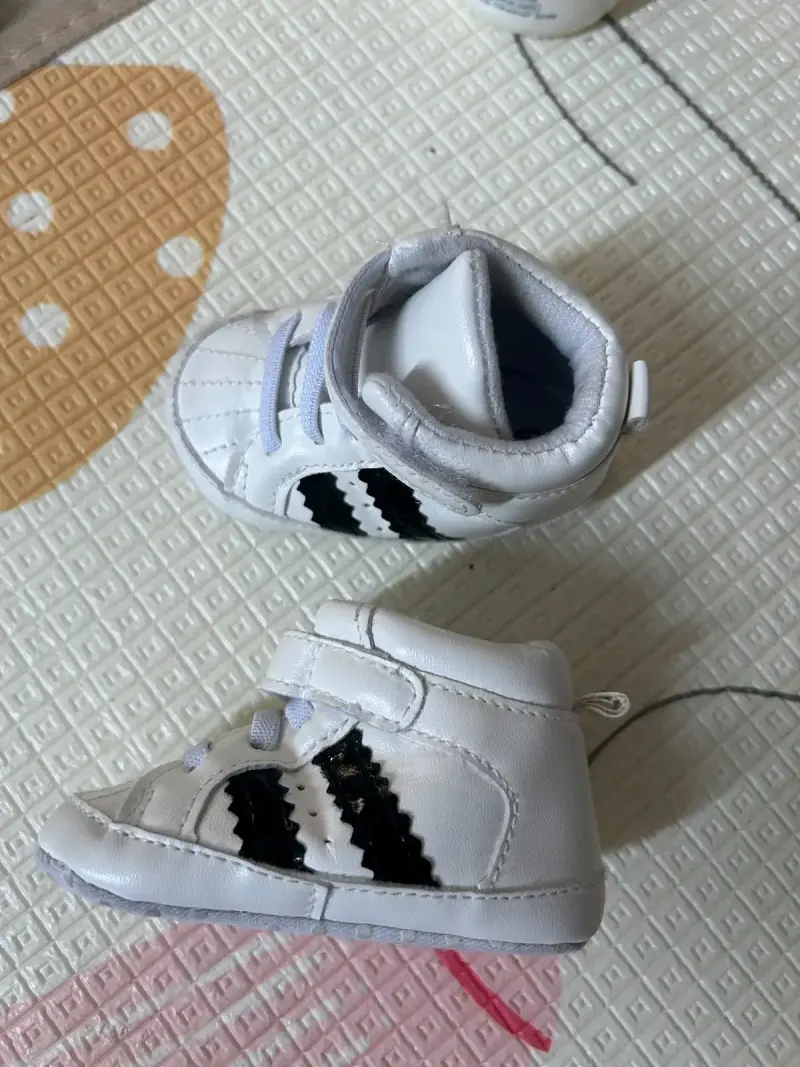 Zapatillas deportivas para bebé Calpany gris y rojo - 4