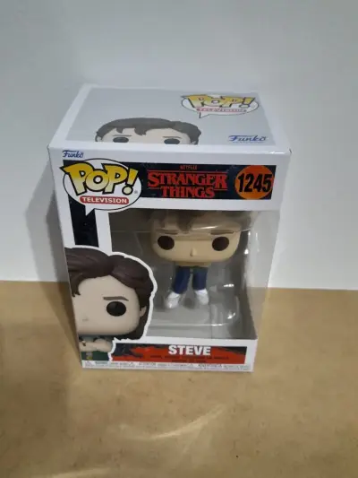 Funko Pop Steve Stranger Things - miniatura 1