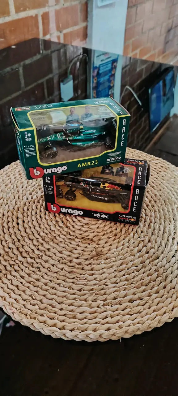 Modelos a escala de autos de carrera Bburago