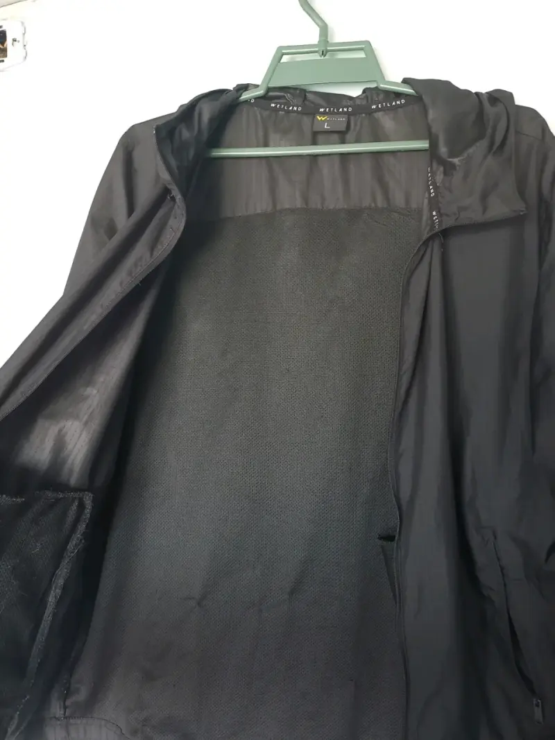 Chaqueta negra cortavientos talla L - 3