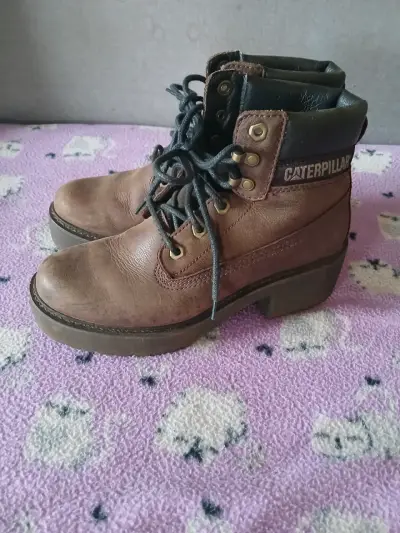 Botas Caterpillar de cuero marrón para mujer - miniatura 3