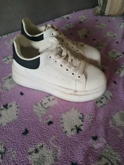 Zapatillas gotta urbanas blancas con detalle negro - miniatura 1