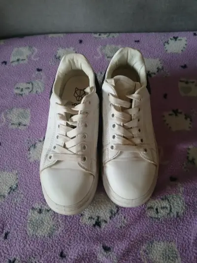 Zapatillas gotta urbanas blancas con detalle negro - miniatura 2