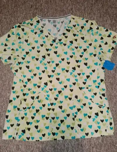 Polera médica estampada de nieve - miniatura 6