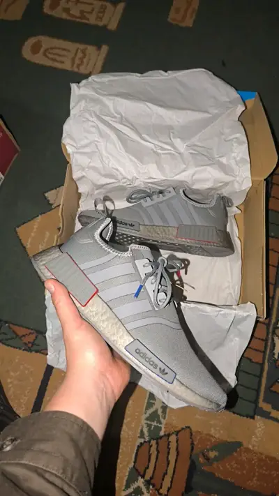 Zapatillas Adidas NMD_R1 grises para hombre - miniatura 1