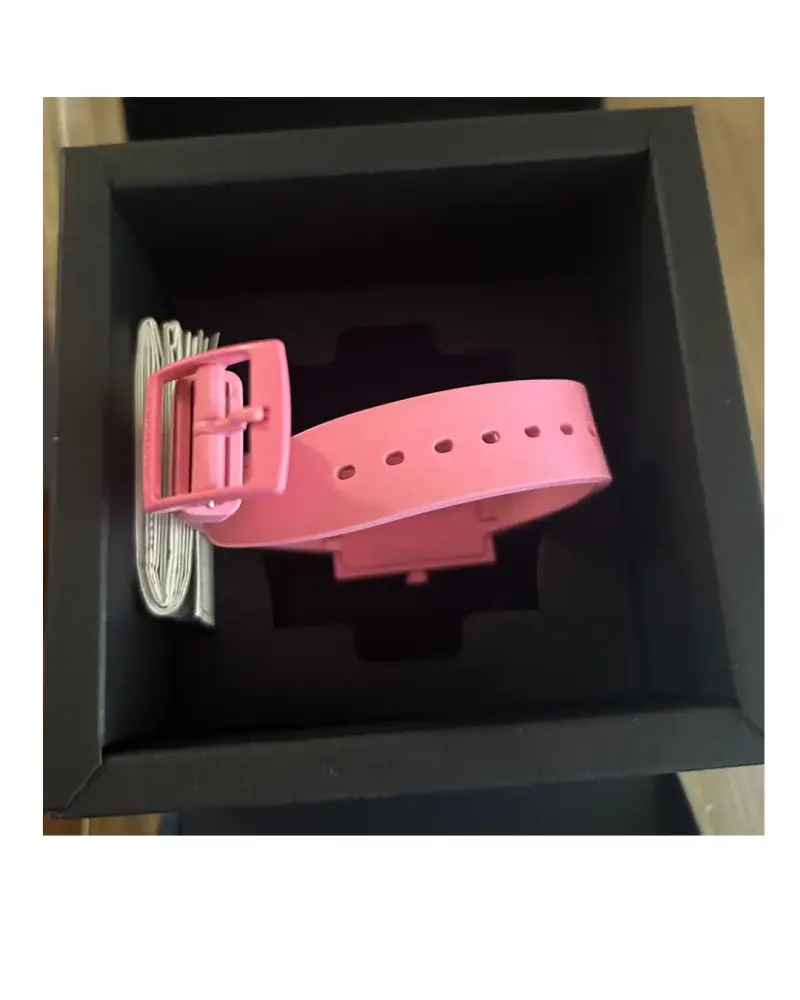 Reloj Swatch Rosa Cuadrado con Fecha - 3